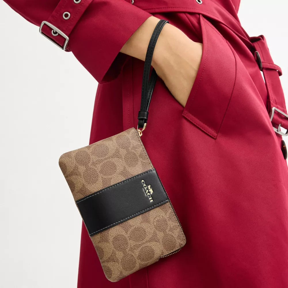 Corner Zip Wristlet In Signature Canvas With Stripe - Gold/Tan/Black