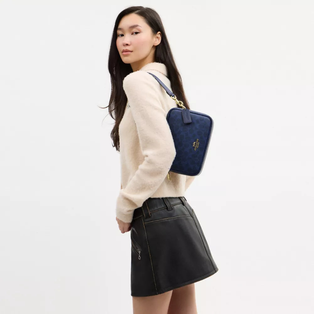 Carey Crossbody Bag In Signature Canvas - Signature Canvas/Gold/Navy