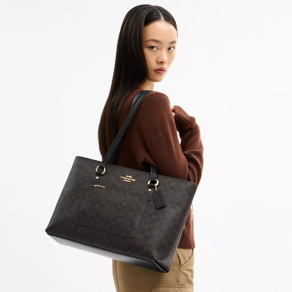 Station Tote Bag In Signature Canvas - Signature Canvas/Gold/Walnut/Black