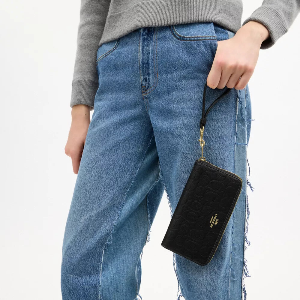 Long Zip Around Wallet In Signature Leather - Pebbled Leather/Gold/Black