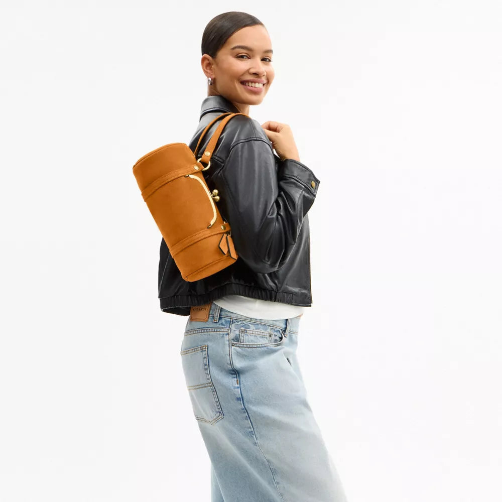 Kisslock Barrel Bag 28 - Suede/Brass/Marigold