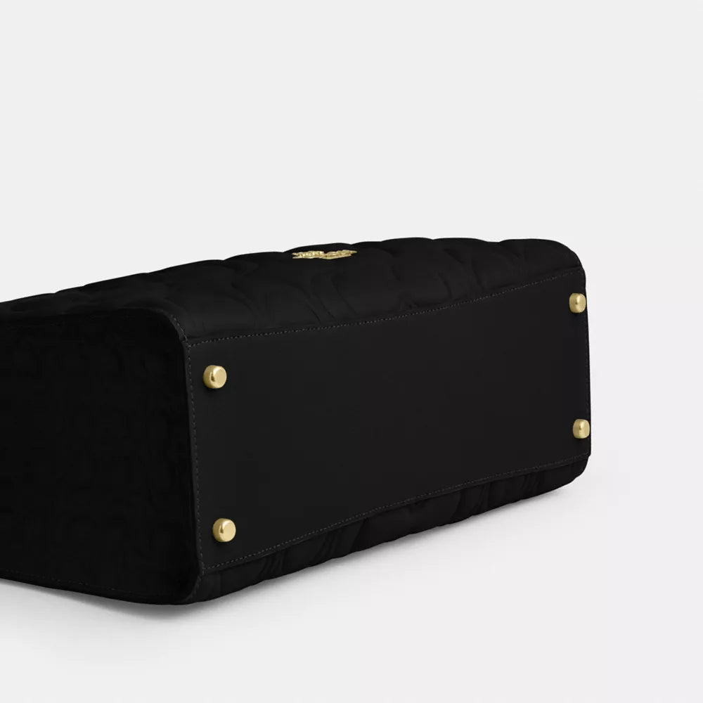 Maggie Tote Bag In Signature Leather - Gold/Black