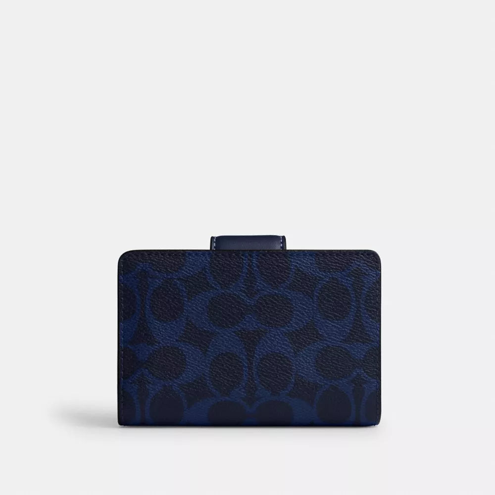 Medium Corner Zip Wallet In Signature Canvas - Signature Canvas/Gold/Navy