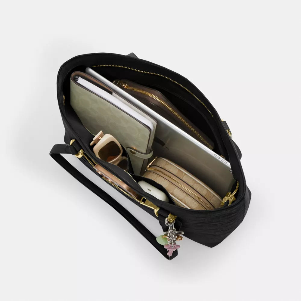 Station Tote Bag In Signature Leather - Pebbled Leather/Gold/Black