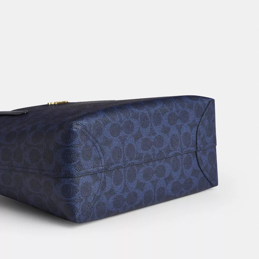 Medium City Tote Bag In Signature Canvas - Gold/Navy