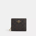 Snap Wallet In Signature Canvas - Signature Canvas/Gold/Walnut/Black
