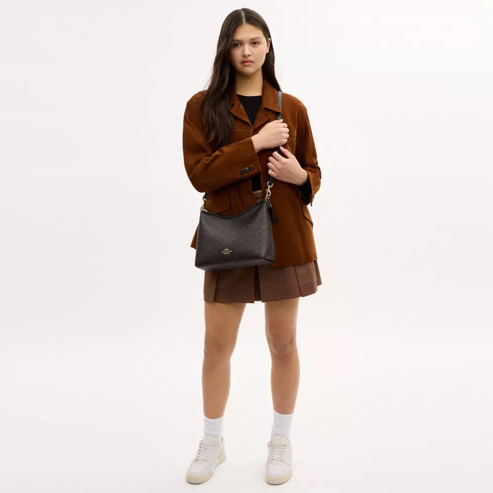 Laurel Shoulder Bag In Signature Canvas - Signature Canvas/Gold/Walnut/Black