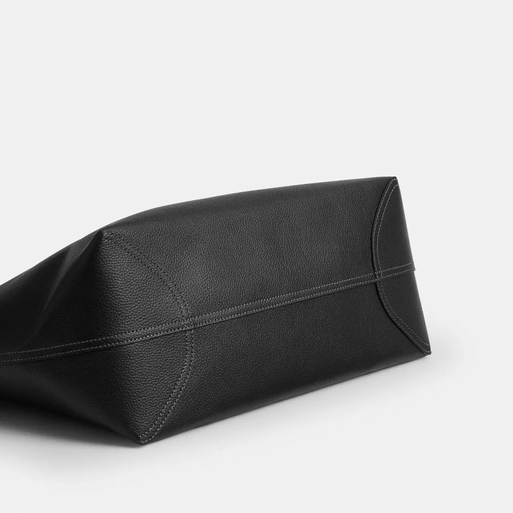City Tote Bag - Pebbled Leather/Gold/Black
