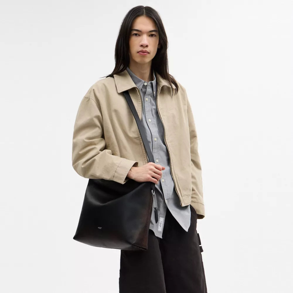 Mott Messenger Bag 38 In Loved Leather - Black/Light Tan
