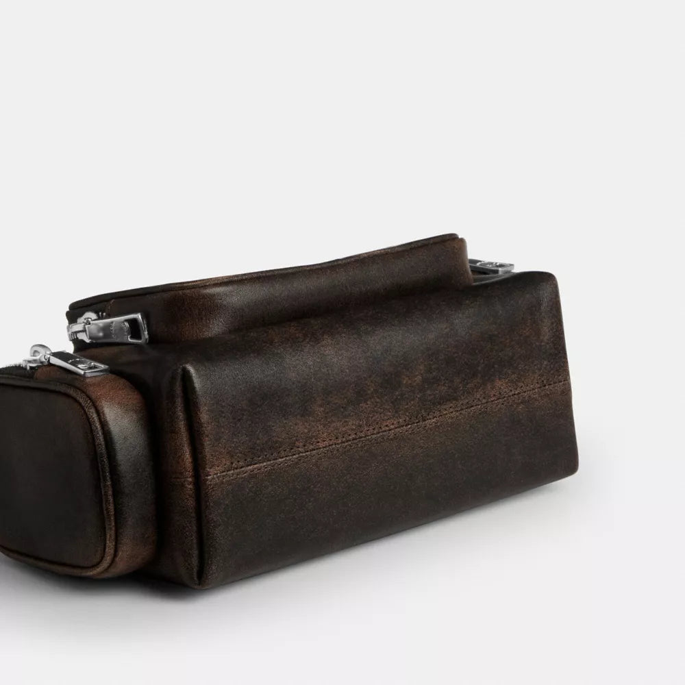 Laurel Shoulder Bag 22 With Pockets In Loved Leather - Silver/Black Brown