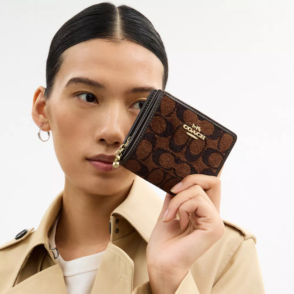 Snap Wallet In Signature Chenille - Signature Chenille/Gold/Truffle