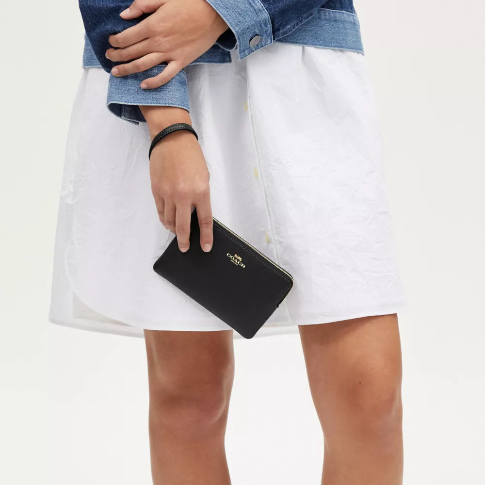 Corner Zip Wristlet - Pebbled Leather/Gold/Black