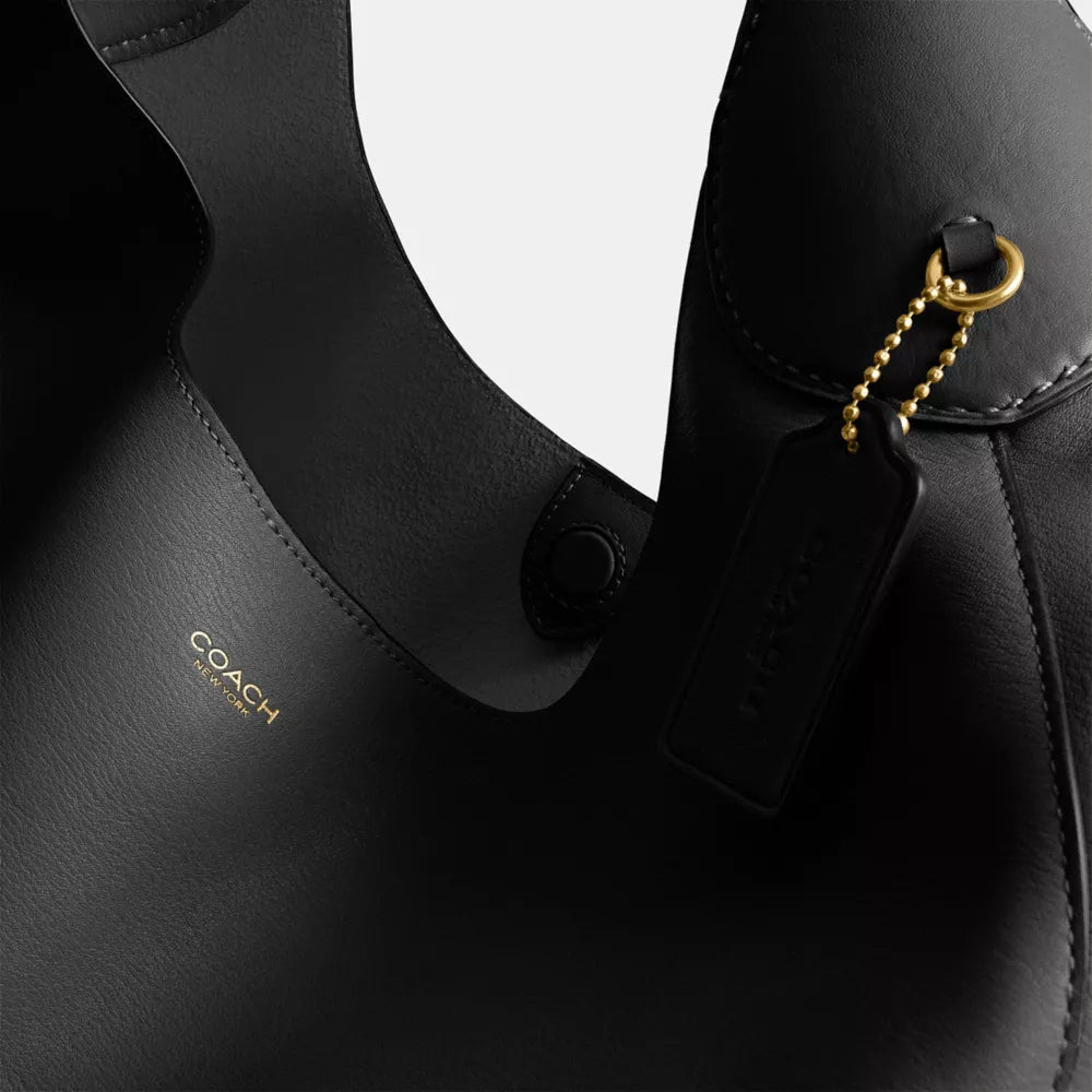 Brooklyn Shoulder Bag 39 - Smooth Leather/Brass/Black