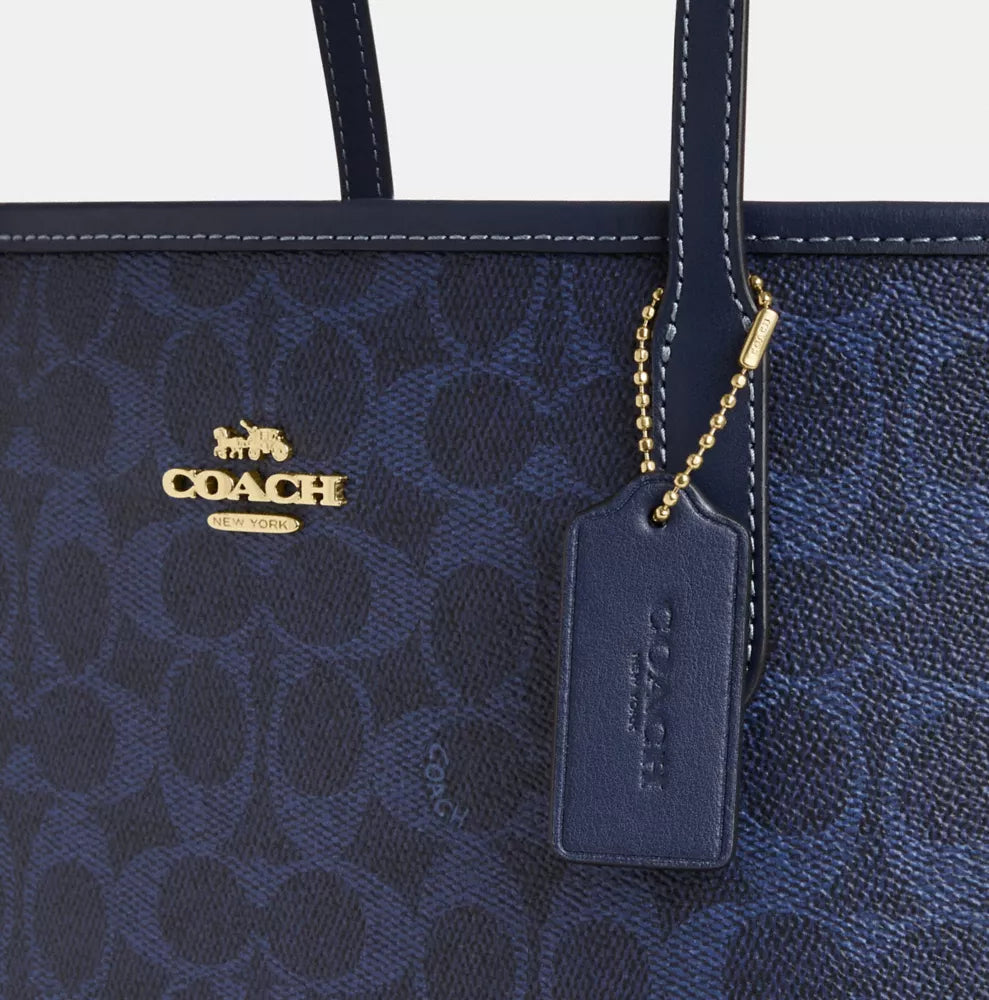 Medium City Tote Bag In Signature Canvas - Gold/Navy