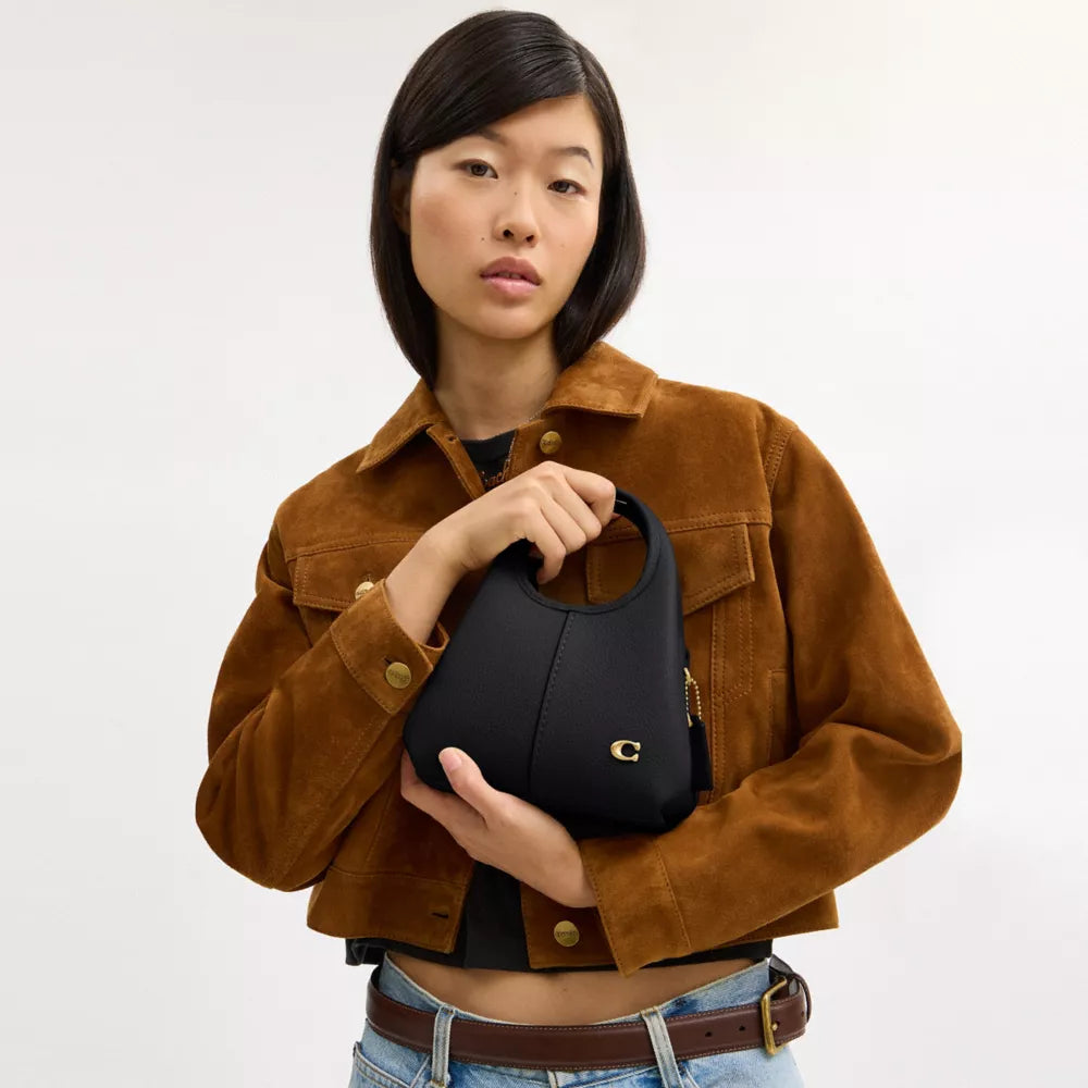 Lana Shoulder Bag 19 - Polished Pebble Leather/Brass/Black