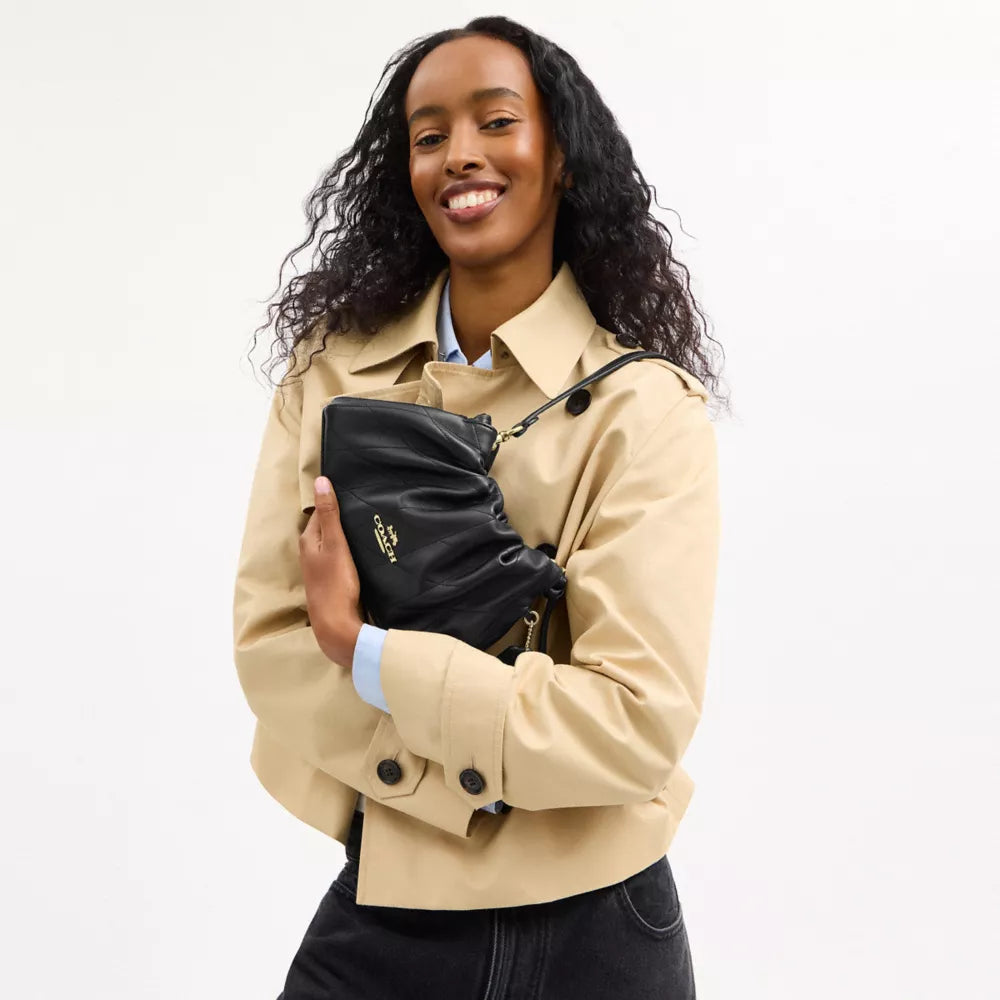 Faye Shoulder Bag With Quilting - Nappa Leather/Gold/Black