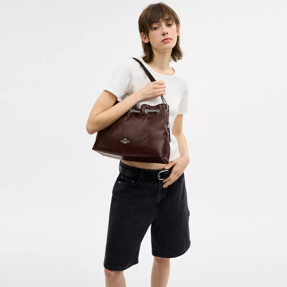 Evelyn Shoulder Bag With Quilting - Smooth Leather/Silver/Maple