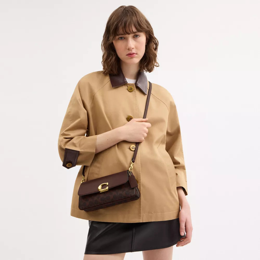Jet Shoulder Bag In Signature Canvas - Brass/Maple