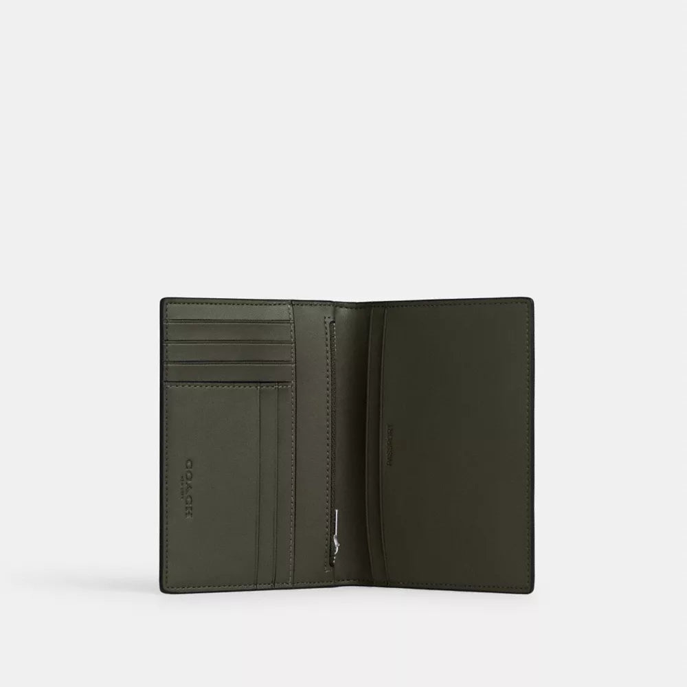 Passport Card Case In Signature Camo Print - Signature Canvas/Silver/GREEN