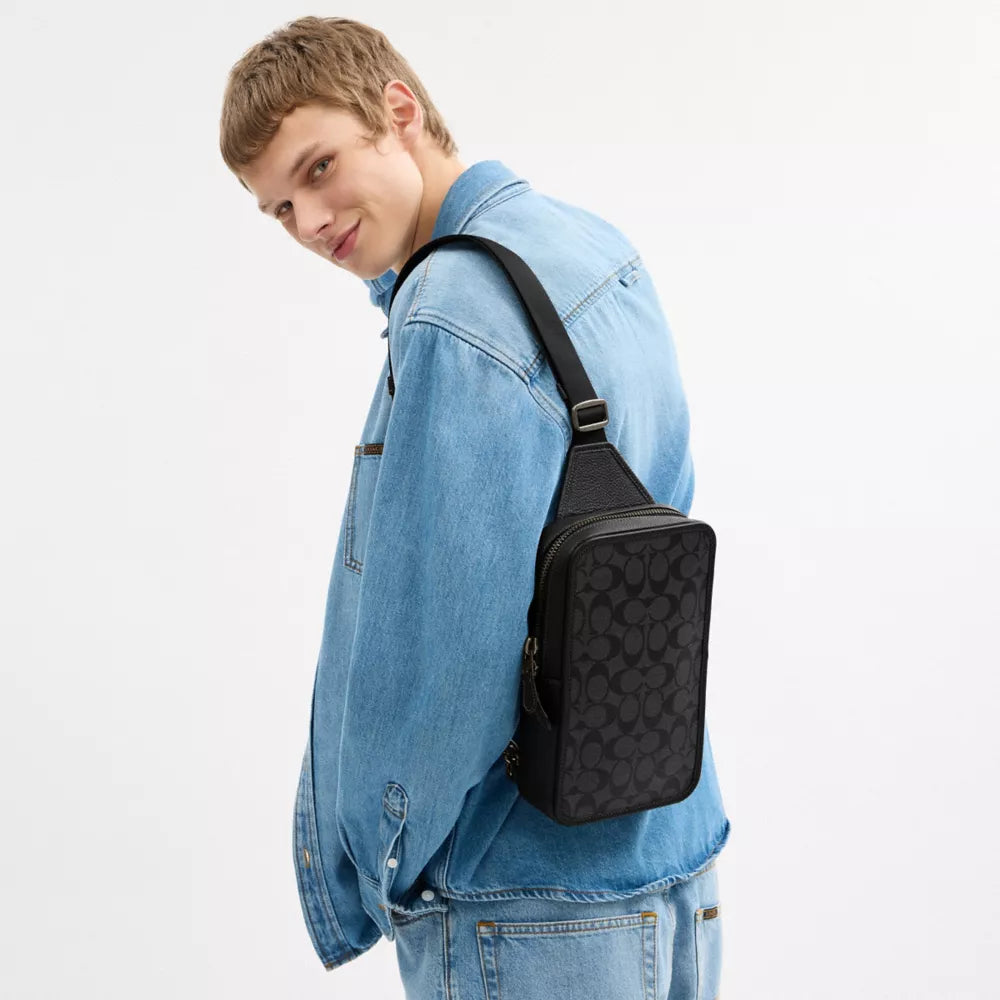 Sullivan Pack In Signature Canvas - Signature Canvas/Gunmetal/Charcoal/Black