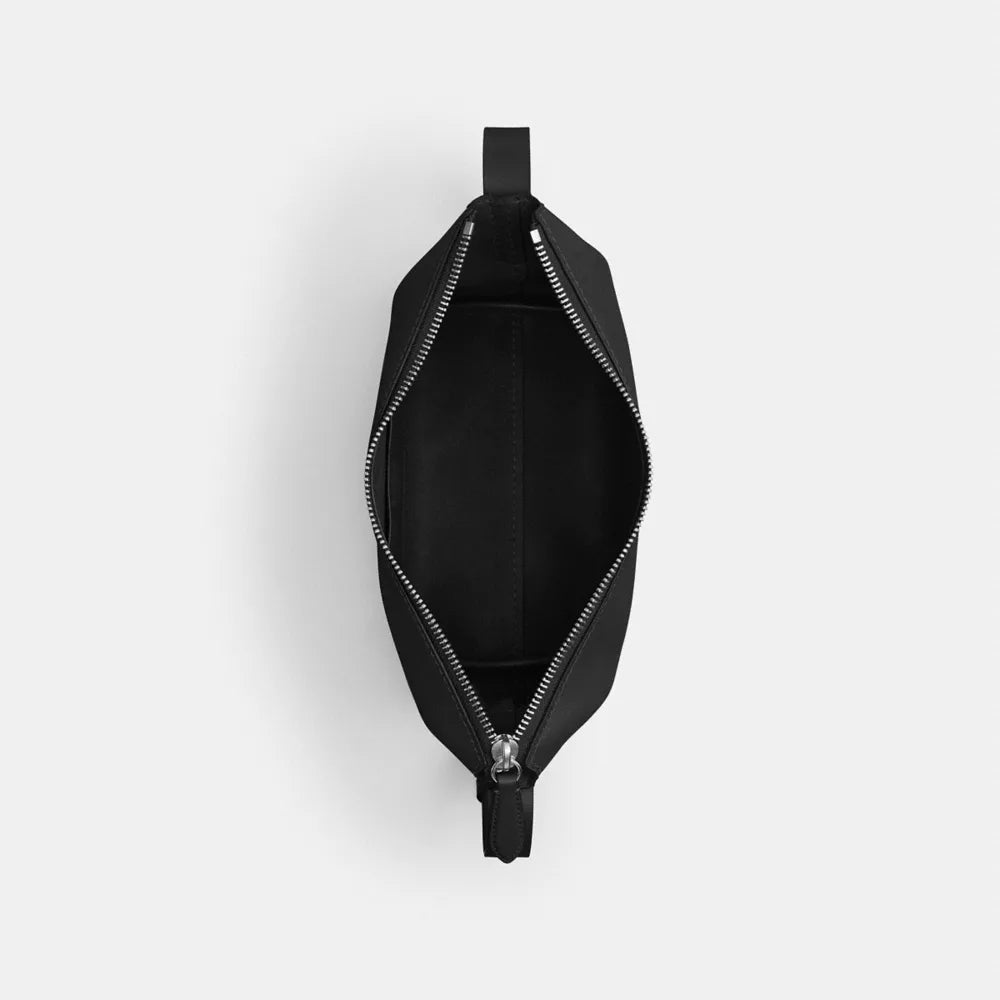 Mott Sling Bag 22 - Black